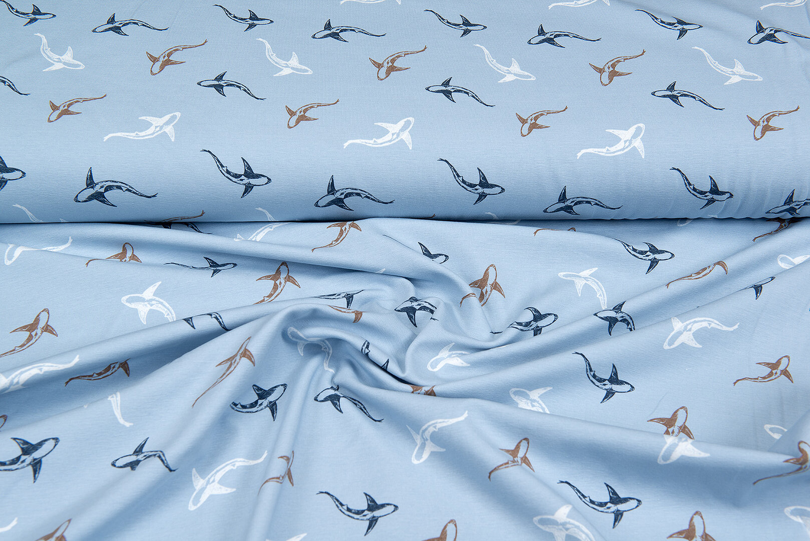 Baumwolljersey bedruckt sharks baby blau